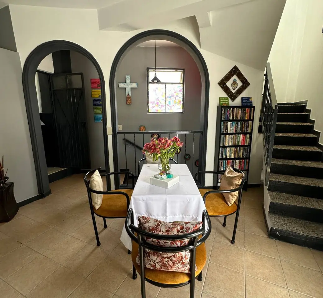 Departamento con cocina, sala, comedor para dos a cuatro personas. San Miguel de Allende